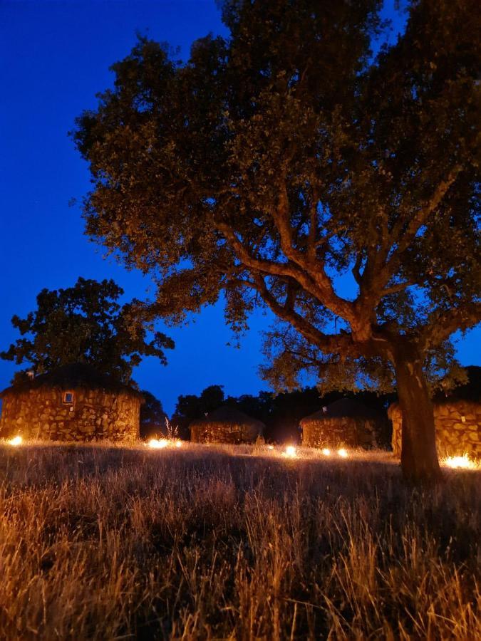 Chozos Las Flores De La Dehesa Calzadilla ภายนอก รูปภาพ